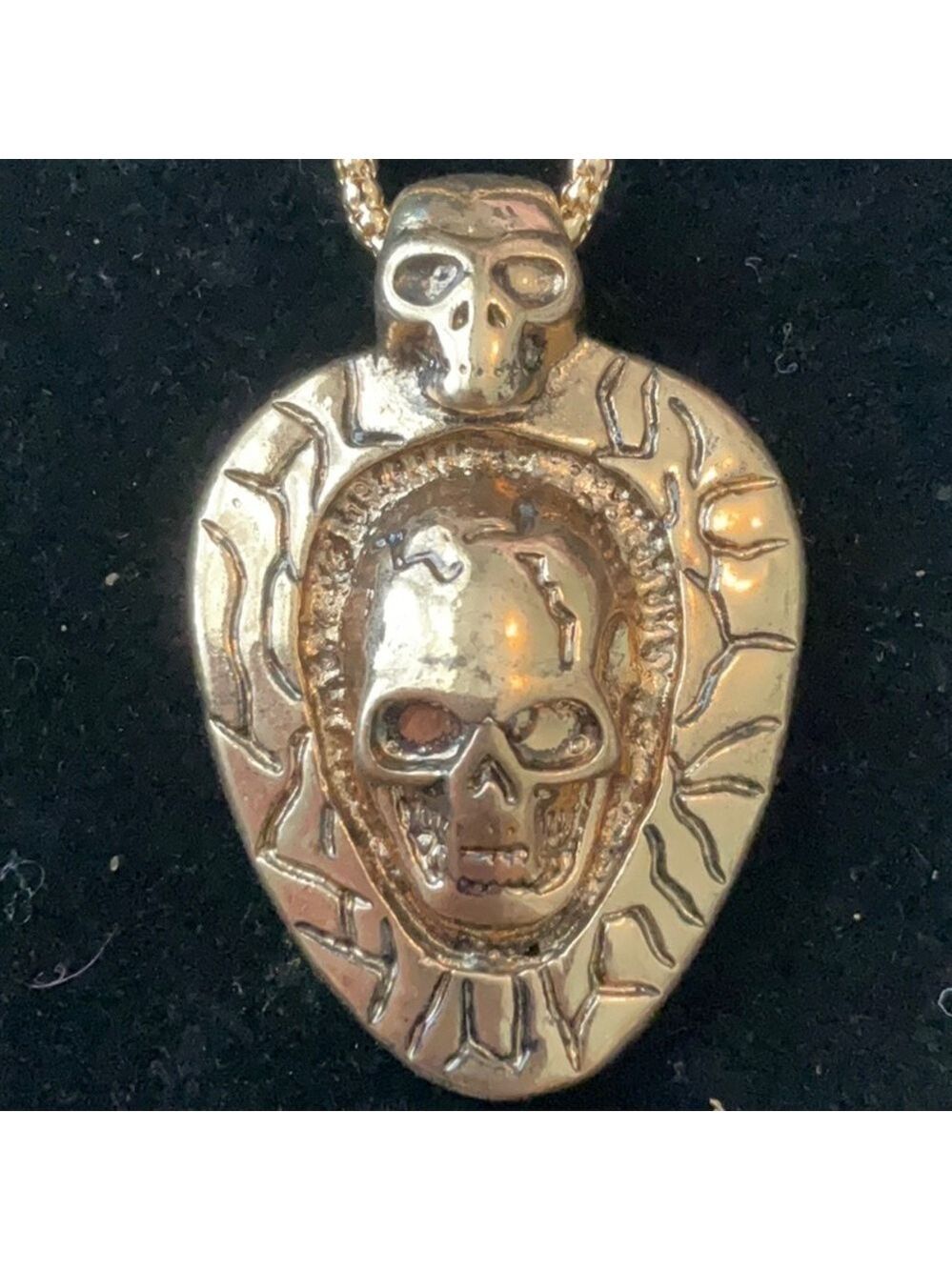 Betsey Johnson Skull Gold Alloy Unisex Necklace